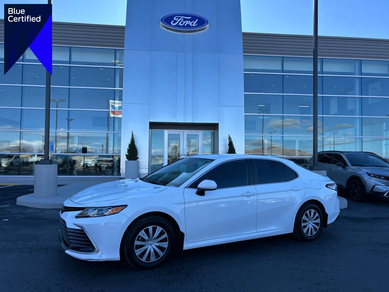 Used 2023 Toyota Camry LE image 1