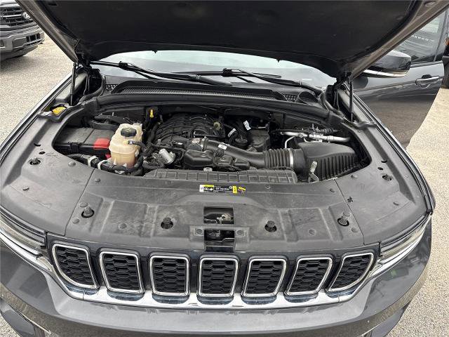 Used 2022 Jeep Grand Cherokee Limited w/ MOPAR Finishing Package AWD/4WD image 30