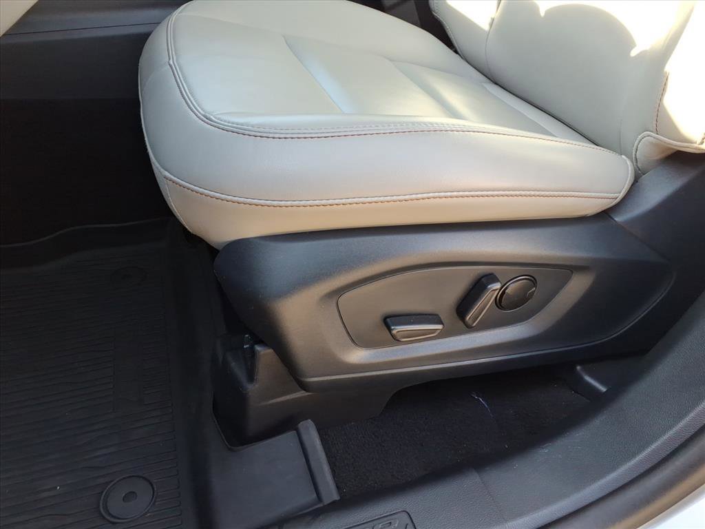 Certified 2025 Ford Explorer Active w/ Active Comfort Package AWD/4WD image 11