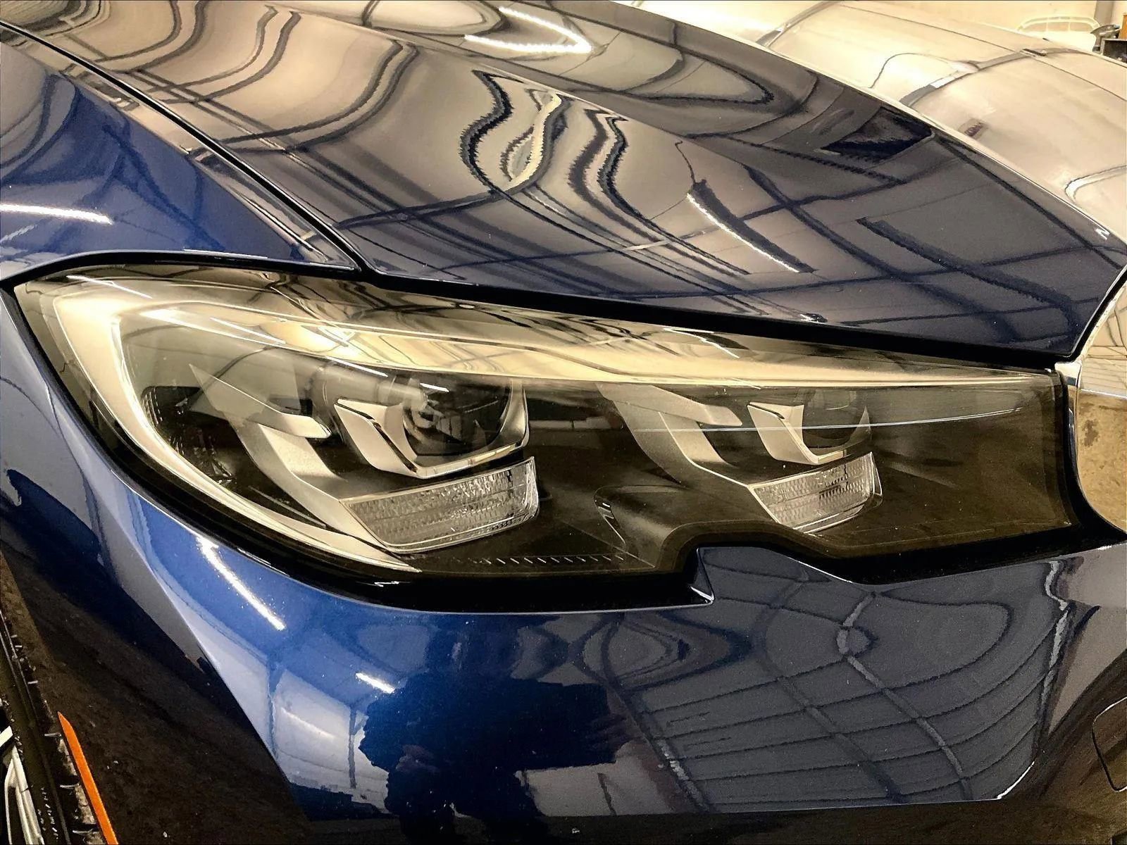 Used 2019 BMW 330i xDrive Sedan w/ Driving Assistance Package image 27