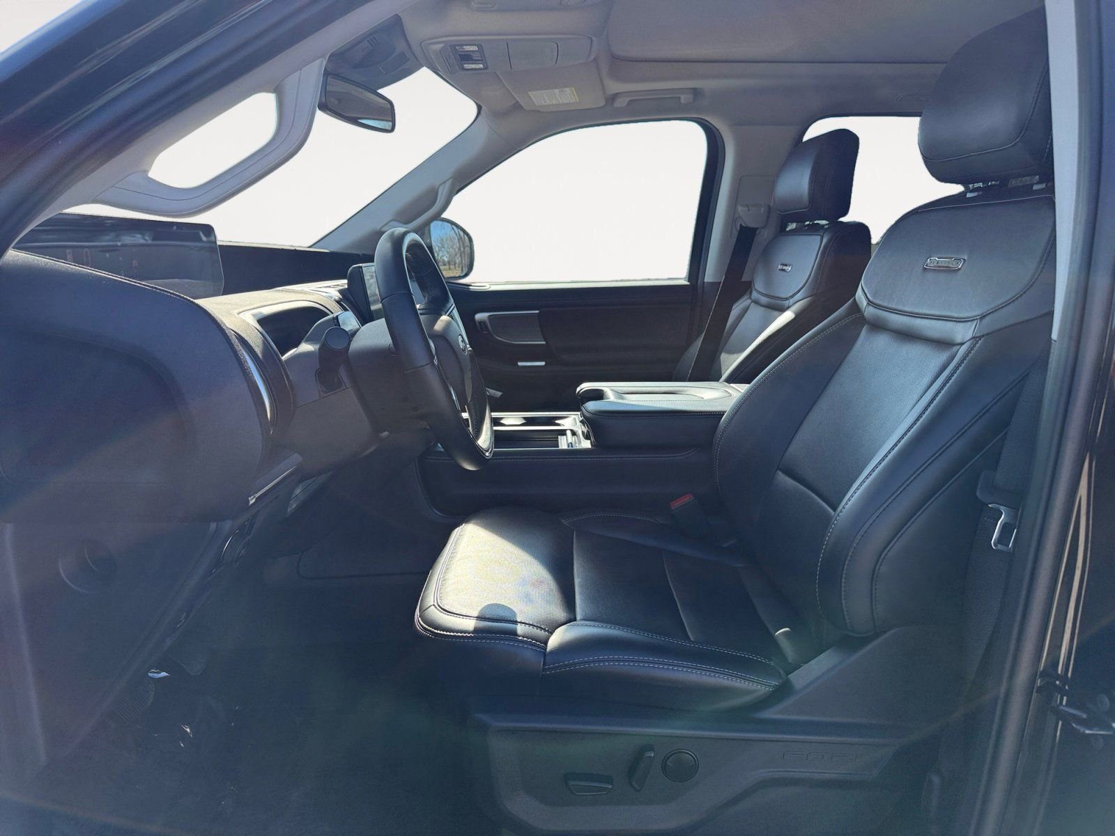 Certified 2025 Ford Expedition Platinum image 9