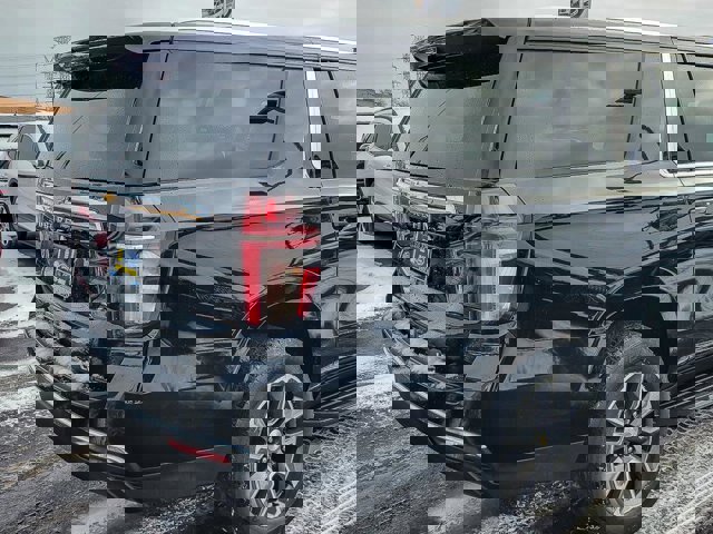 Used 2021 Chevrolet Suburban LT image 4