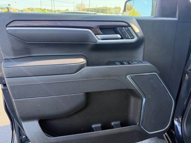 Used 2025 GMC Sierra 1500 SLT AWD/4WD image 8