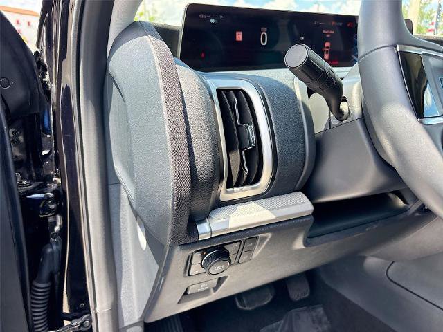 Certified 2025 Ford Expedition Active AWD/4WD image 11