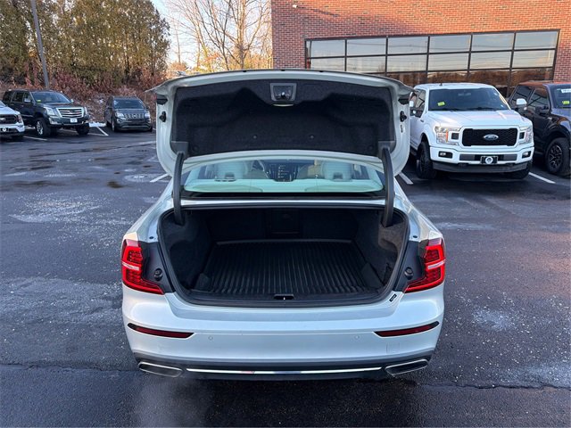 Used 2022 Volvo S60 T8 Inscription w/ Climate Package image 11