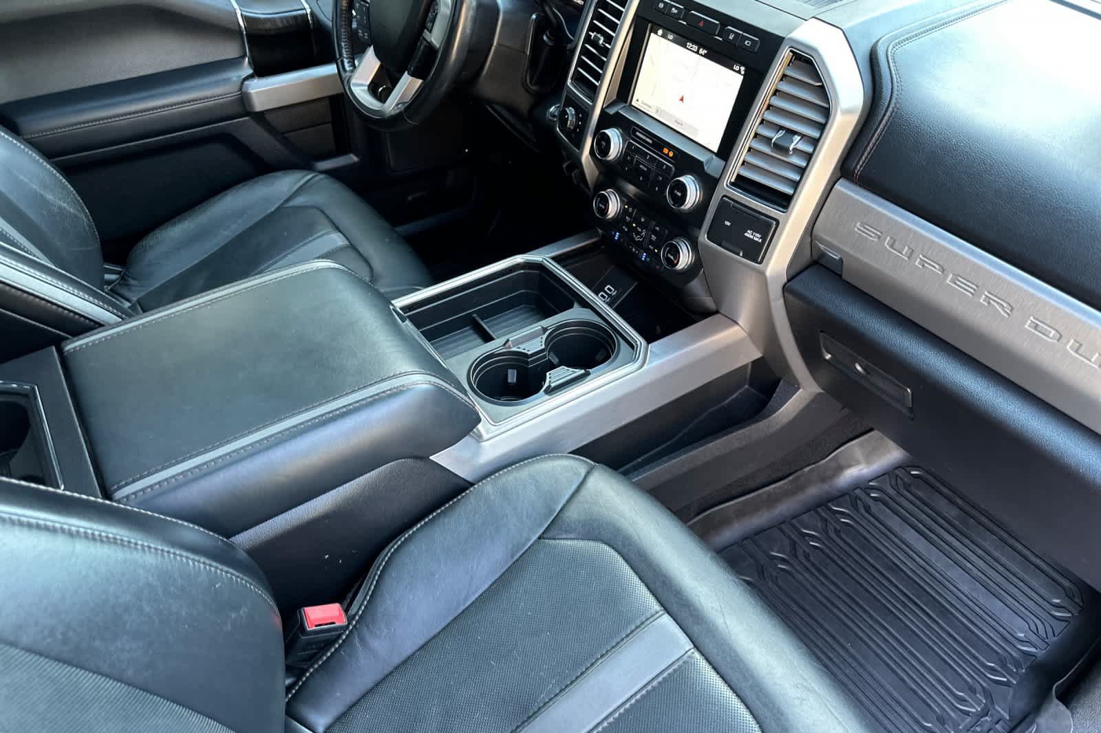 Certified 2019 Ford F350 Platinum w/ Platinum Ultimate Package AWD/4WD image 15