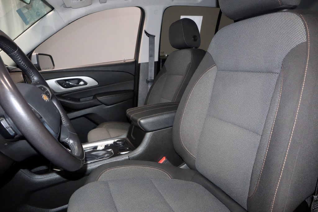 Used 2021 Chevrolet Traverse LT FWD image 26