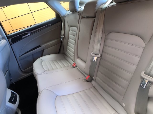 Certified 2018 Ford Fusion SE w/ Fusion SE Technology Package AWD/4WD image 20