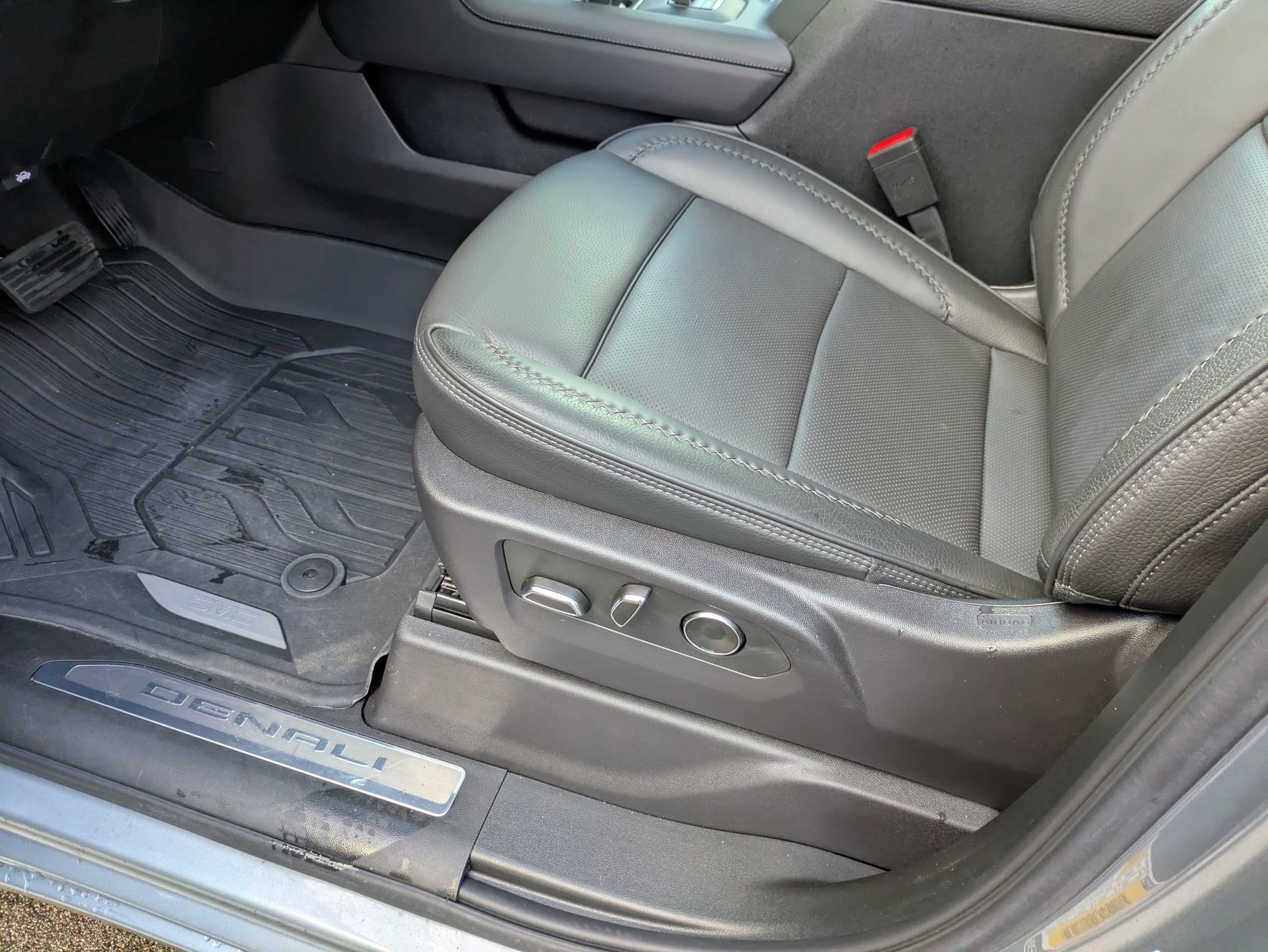 Used 2024 GMC Sierra 1500 Denali image 14