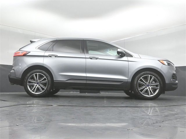 Certified 2022 Ford Edge Titanium w/ Class II Trailer Tow Package image 17