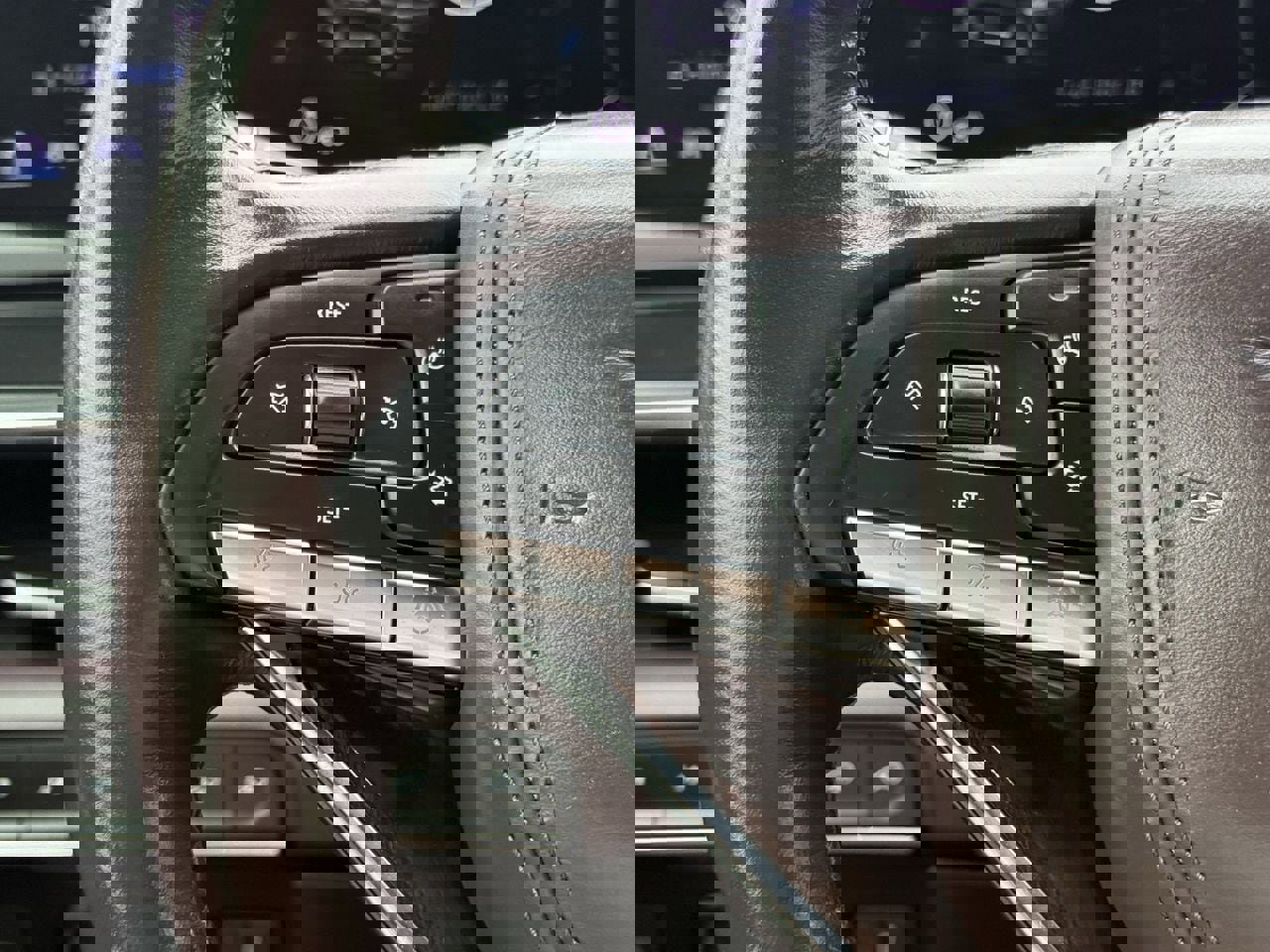 Used 2023 Cadillac Escalade Sport Platinum w/ LPO, ONYX Package image 12