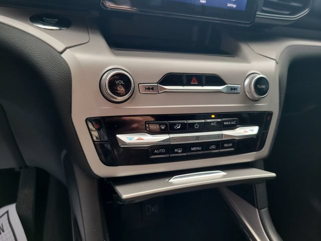 Certified 2023 Ford Explorer XLT RWD image 19