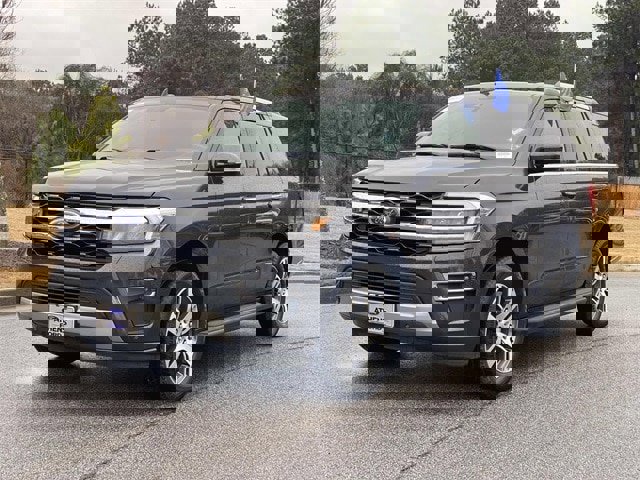 Certified 2024 Ford Expedition Limited image 3