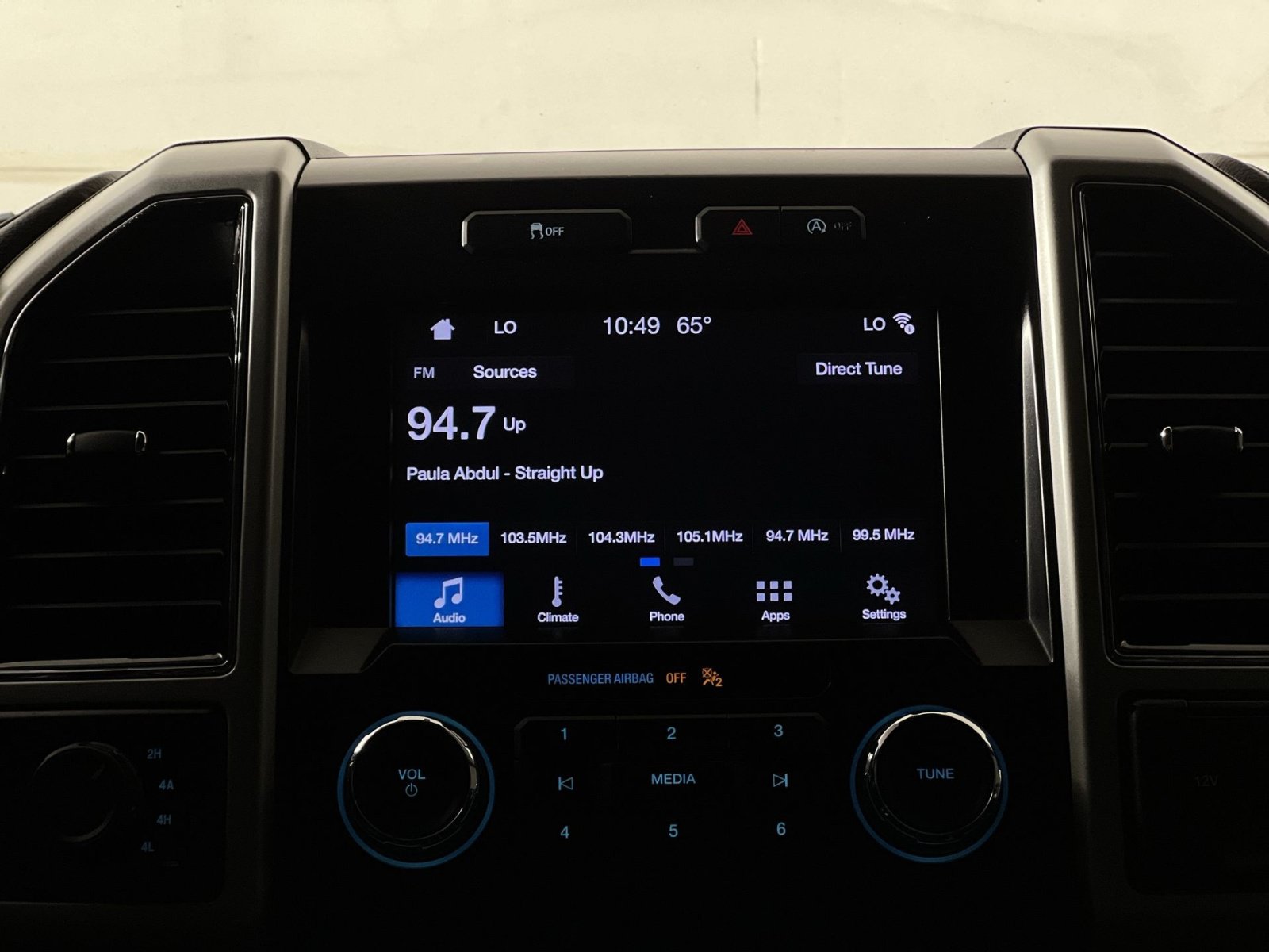 Certified 2019 Ford F150 Lariat w/ Trailer Tow Package AWD/4WD image 18