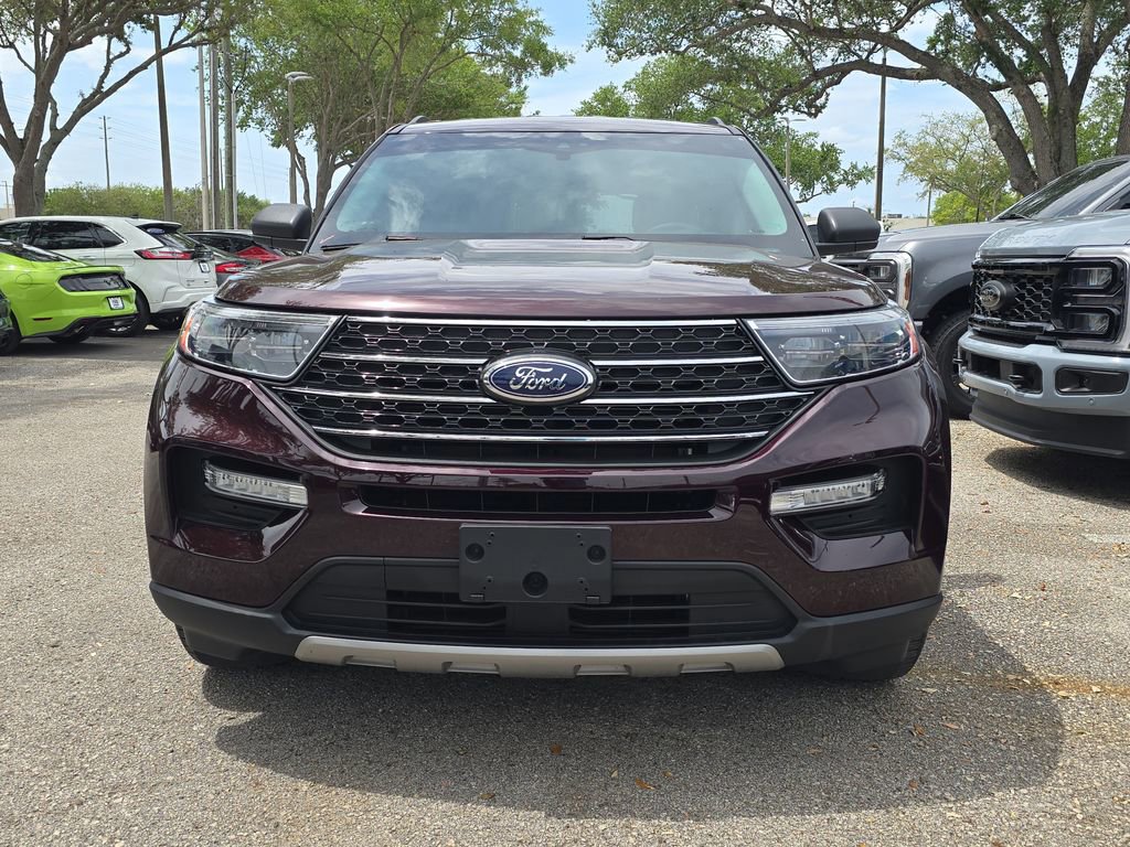 Certified 2022 Ford Explorer XLT w/ Equipment Group 202A image 5