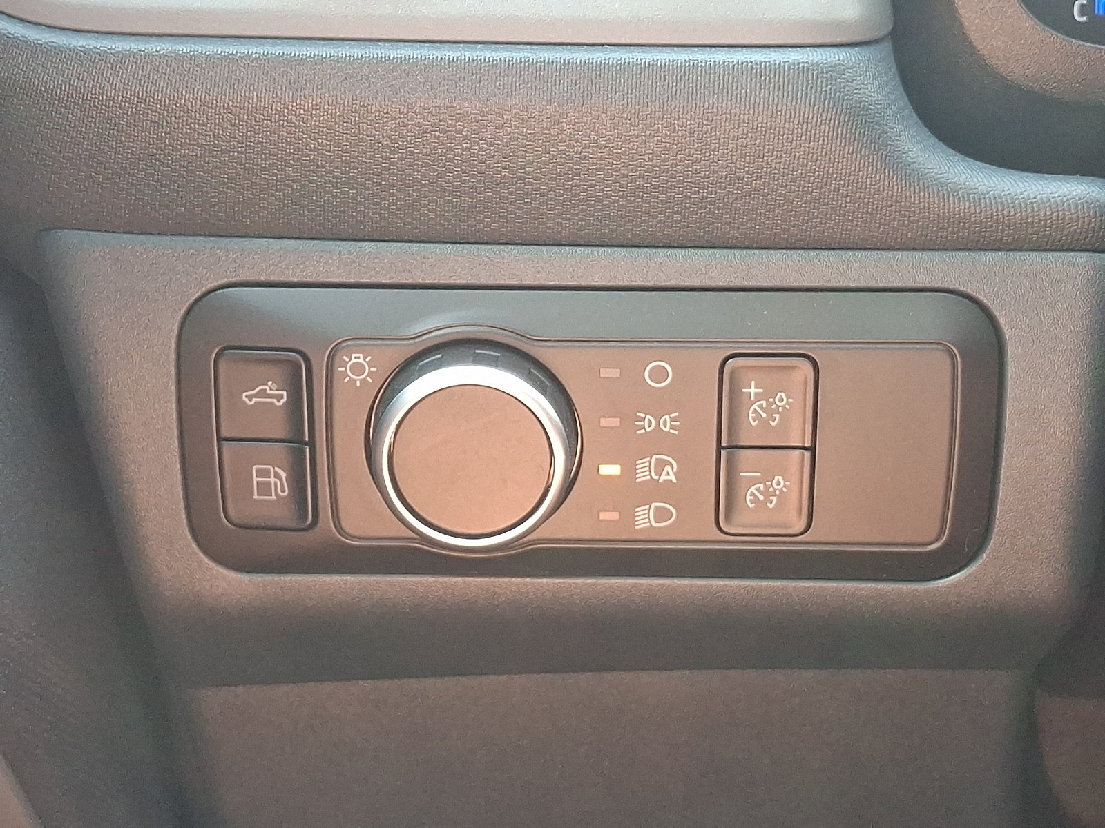 Certified 2025 Ford Maverick XL FWD image 23