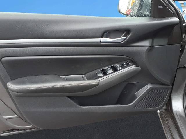 Used 2023 Nissan Altima 2.5 SV FWD image 23