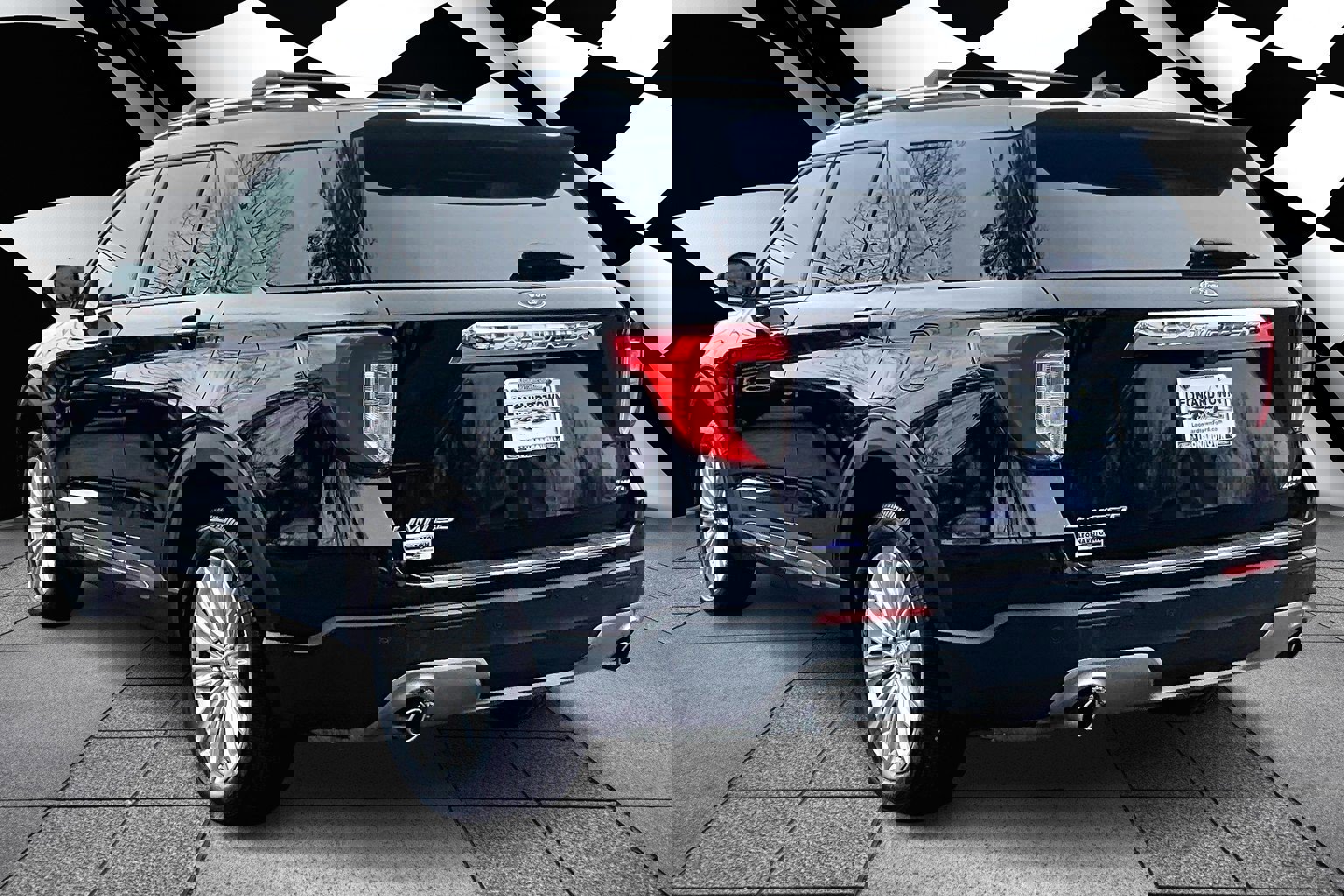 Certified 2022 Ford Explorer Limited w/ Equipment Group 301A image 2