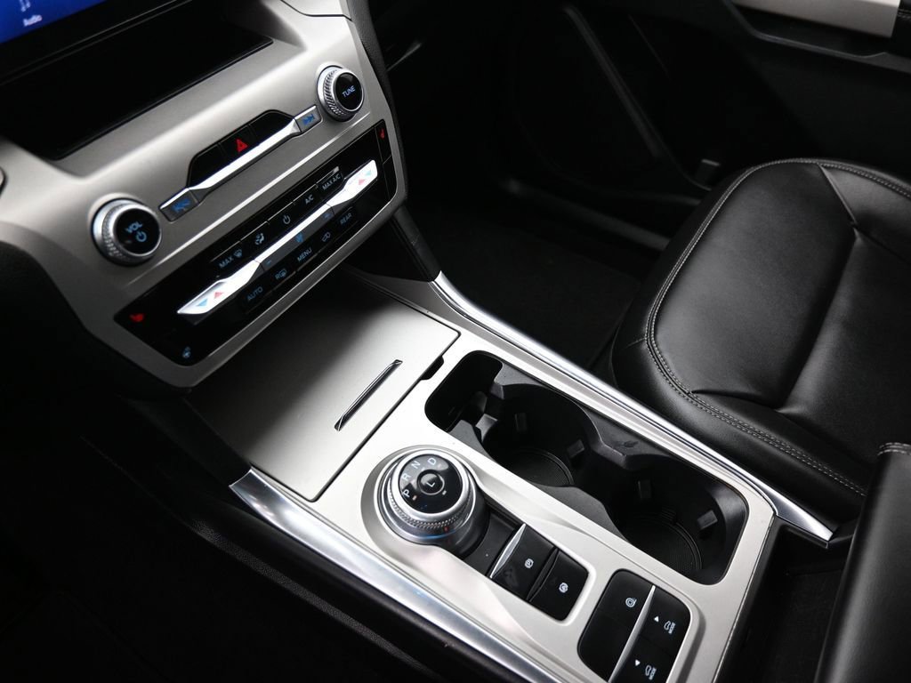 Certified 2022 Ford Explorer XLT w/ Equipment Group 202A image 20