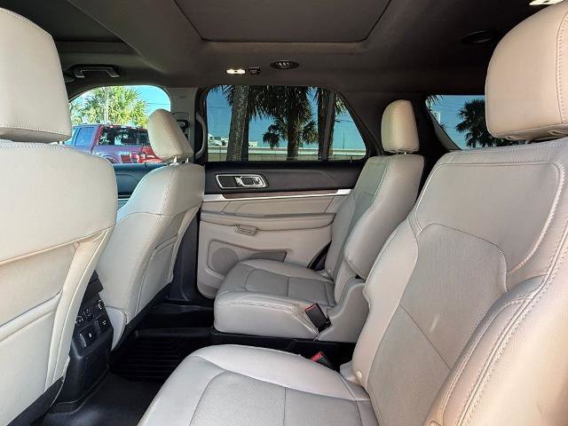 Certified 2019 Ford Explorer Limited w/ Ford Safe & Smart Package image 17