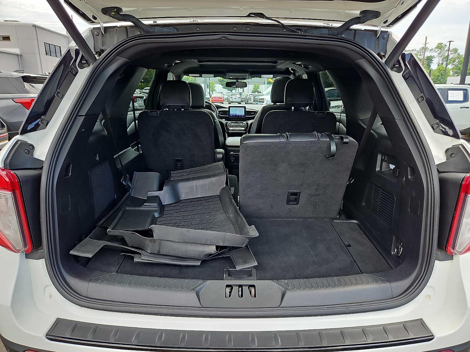 Certified 2022 Ford Explorer ST-Line AWD/4WD image 31