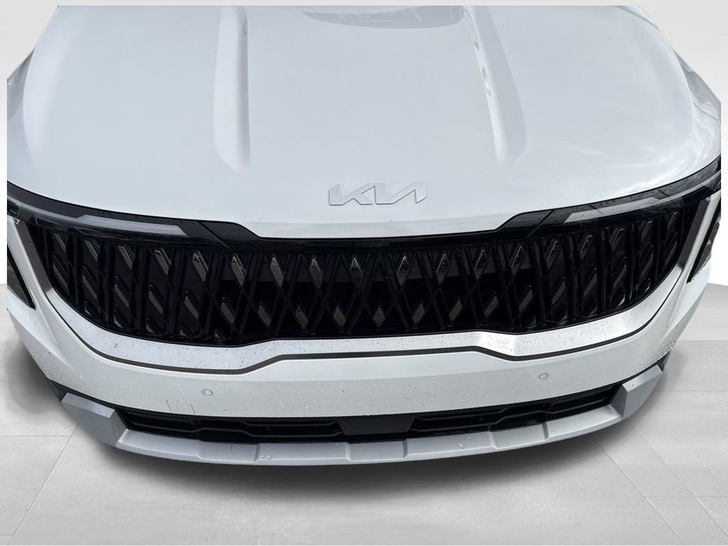 Used 2025 Kia Carnival image 42