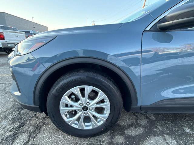 Certified 2023 Ford Escape Active w/ Tech Pack #1 image 5