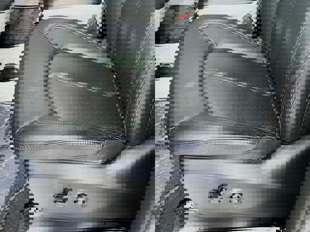 Used 2022 Chrysler Pacifica Touring-L image 29