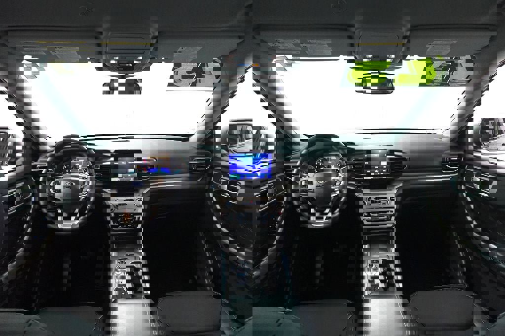 Certified 2023 Ford Explorer XLT w/ Equipment Group 202A image 7