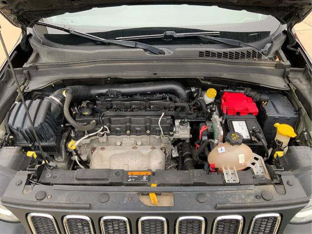 Used 2018 Jeep Renegade Latitude w/ Cold Weather Group AWD/4WD image 24