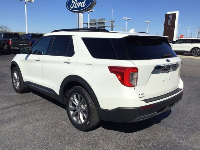 Certified 2022 Ford Explorer XLT w/ Equipment Group 202A AWD/4WD image 3