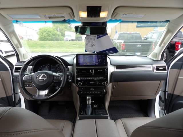 Used 2023 Lexus GX 460 Luxury w/ Accessory Package AWD/4WD image 13