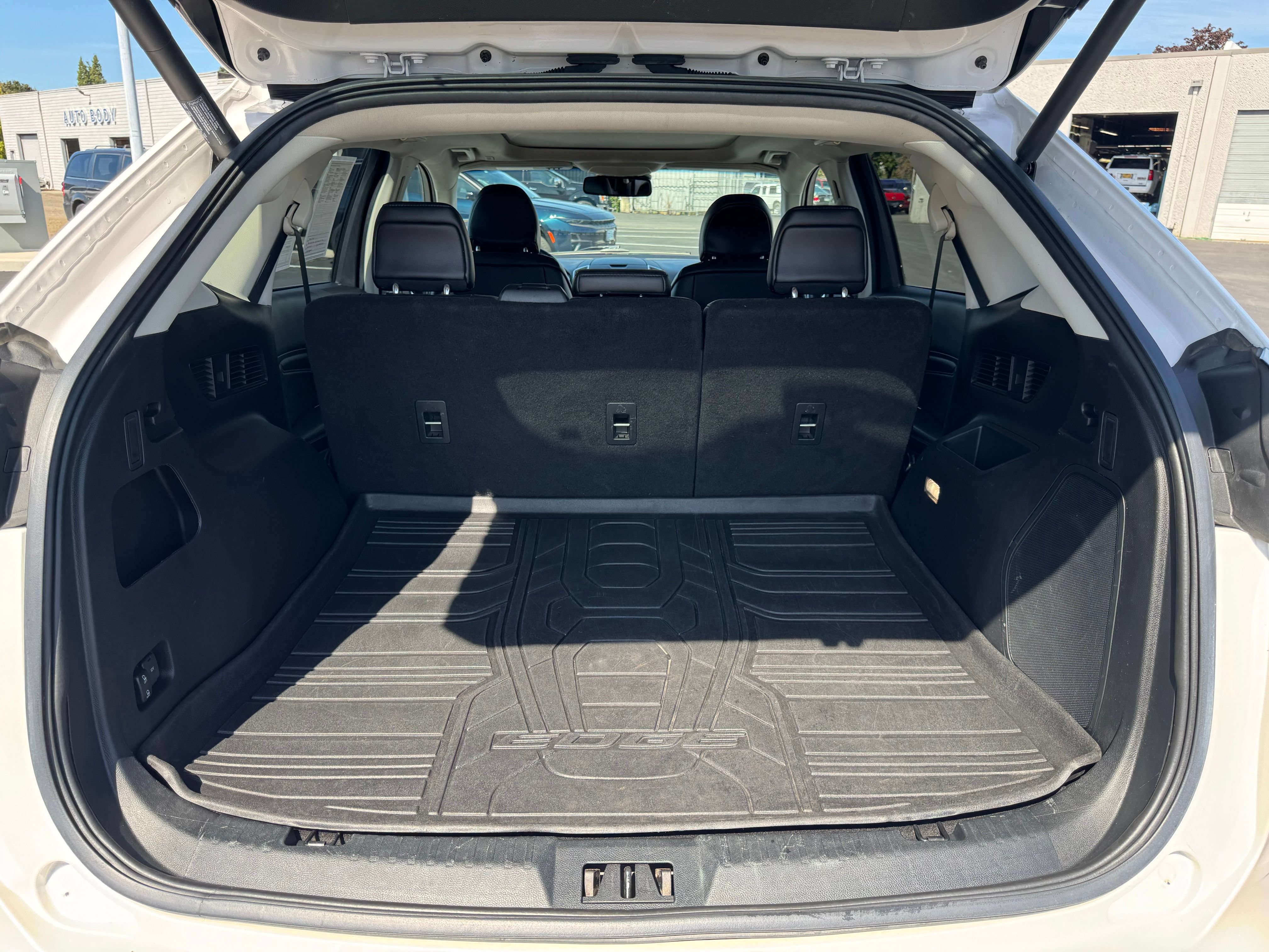 Certified 2019 Ford Edge Titanium w/ Equipment Group 301A AWD/4WD image 33