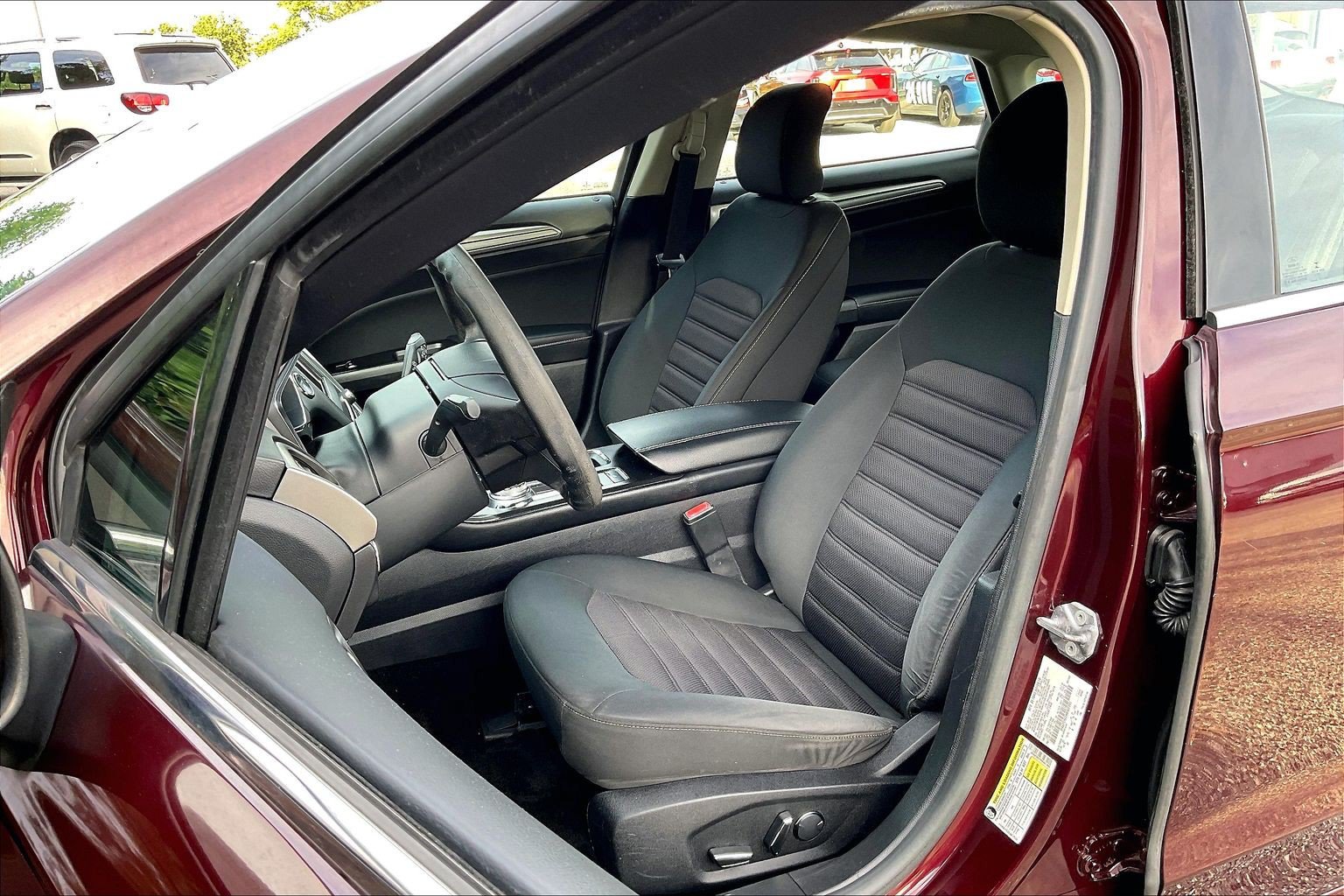 Certified 2017 Ford Fusion SE w/ Fusion SE Technology Package FWD image 25