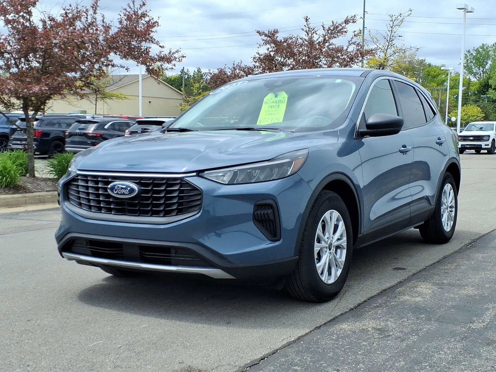 Certified 2023 Ford Escape Active w/ Cold Weather Package FWD image 3