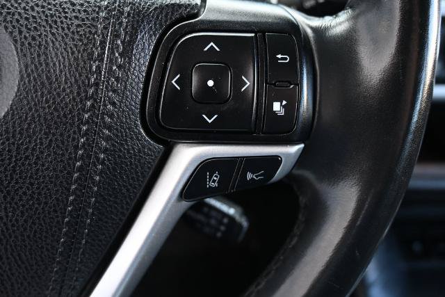 Used 2019 Toyota Highlander XLE AWD/4WD image 34