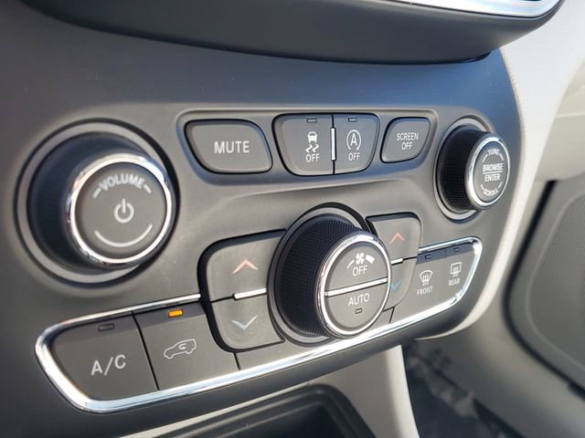 Used 2019 Jeep Cherokee Overland w/ Technology Group image 28