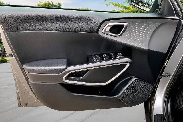 Used 2023 Kia Soul LX w/ Option Group 015 FWD image 23