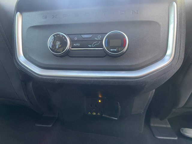Certified 2025 Ford Expedition Active image 40
