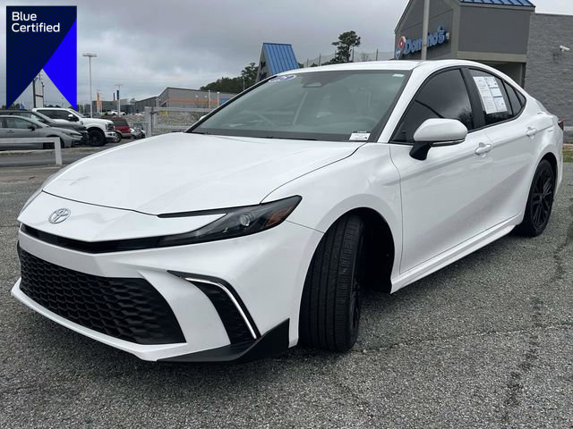 Used 2025 Toyota Camry SE w/ Convenience Package image 1