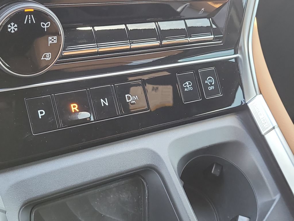Used 2025 Nissan Armada Platinum Reserve RWD image 28