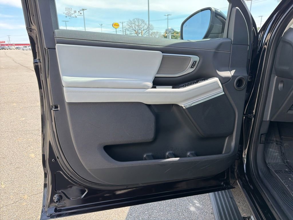 Certified 2025 Ford Expedition Max Platinum image 13