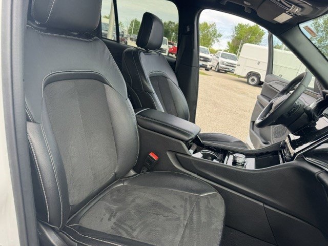 Used 2023 Jeep Grand Cherokee Altitude AWD/4WD image 37