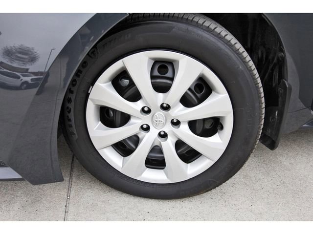 Used 2025 Toyota Corolla LE image 29