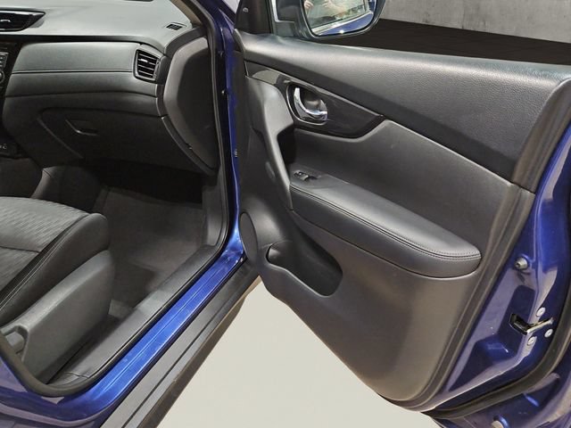 Used 2018 Nissan Rogue SV AWD/4WD image 21