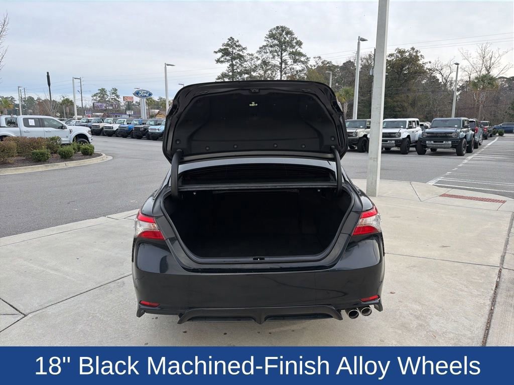 Used 2018 Toyota Camry SE image 9