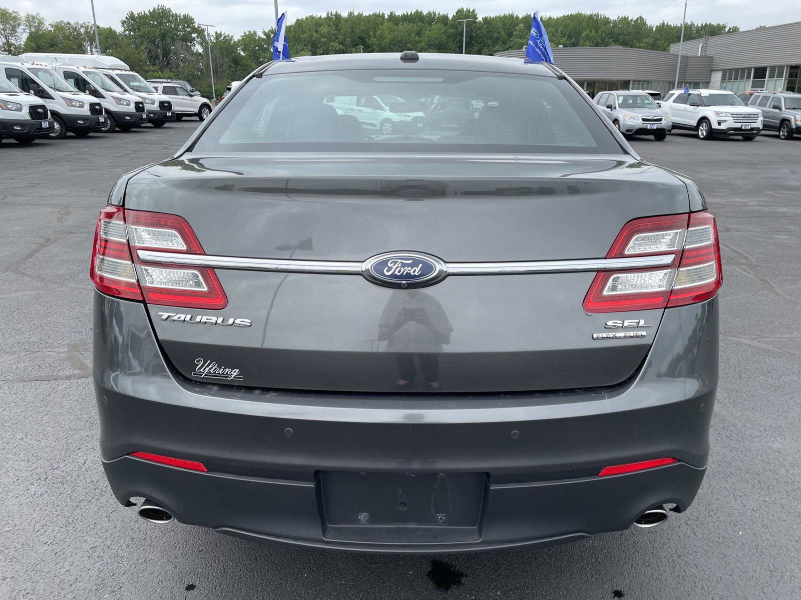 Certified 2018 Ford Taurus SEL w/ Equipment Group 201A FWD image 4