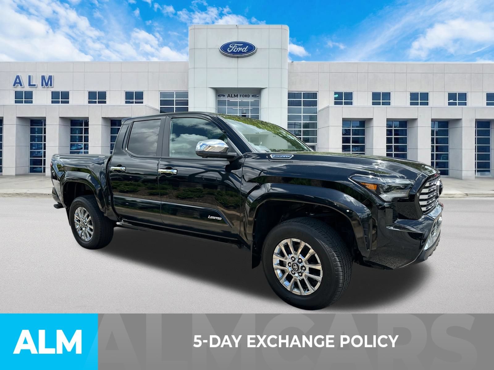 Used 2024 Toyota Tacoma Limited AWD/4WD image 3