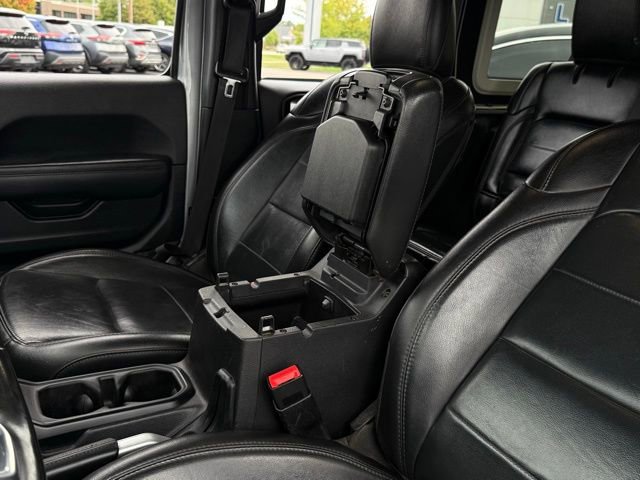 Used 2021 Jeep Wrangler Unlimited Sahara image 44