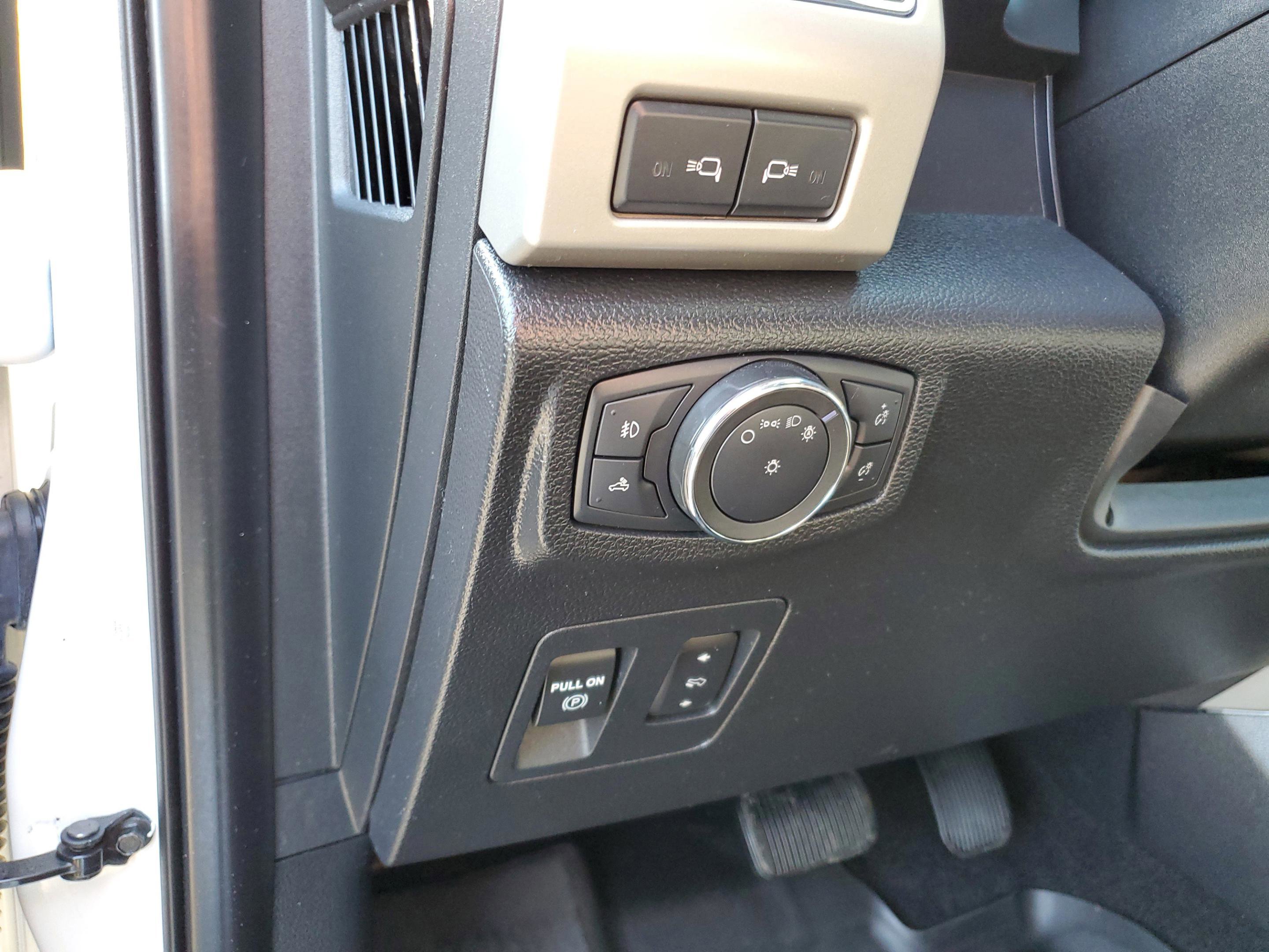 Certified 2019 Ford F150 Lariat w/ Equipment Group 502A Luxury image 24